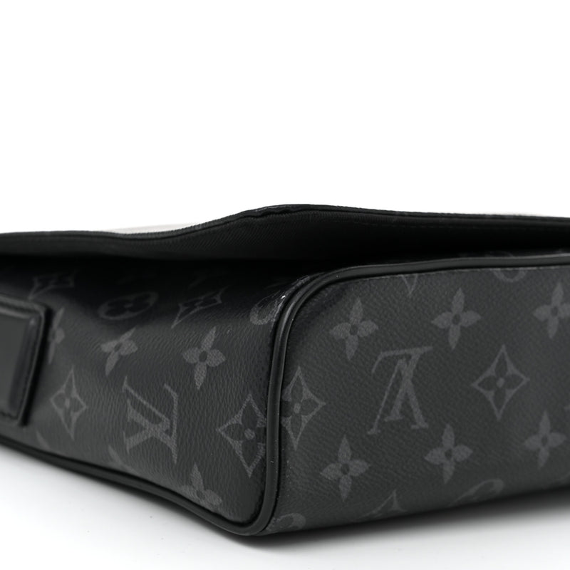 Louis Vuitton Eclipse District Pm Black