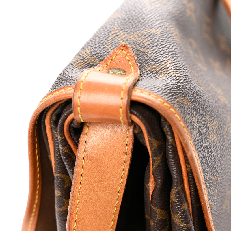 Louis Vuitton Saumur 35