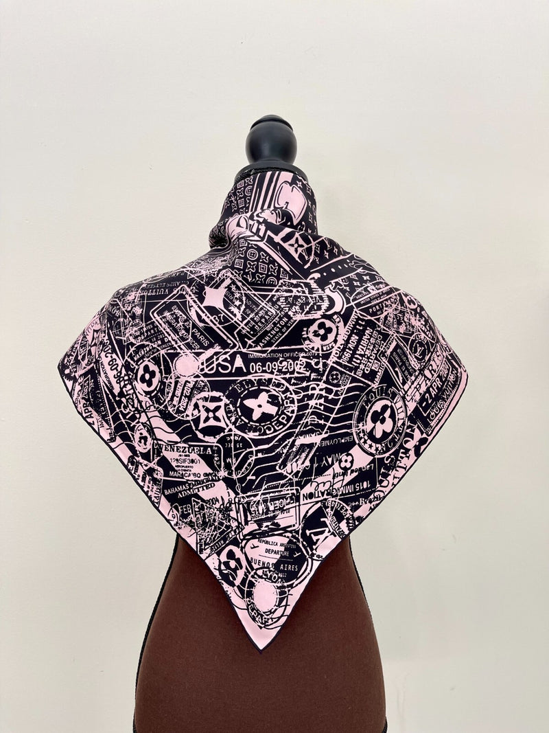 New Louis Vuitton Scarf Luggage Trunks