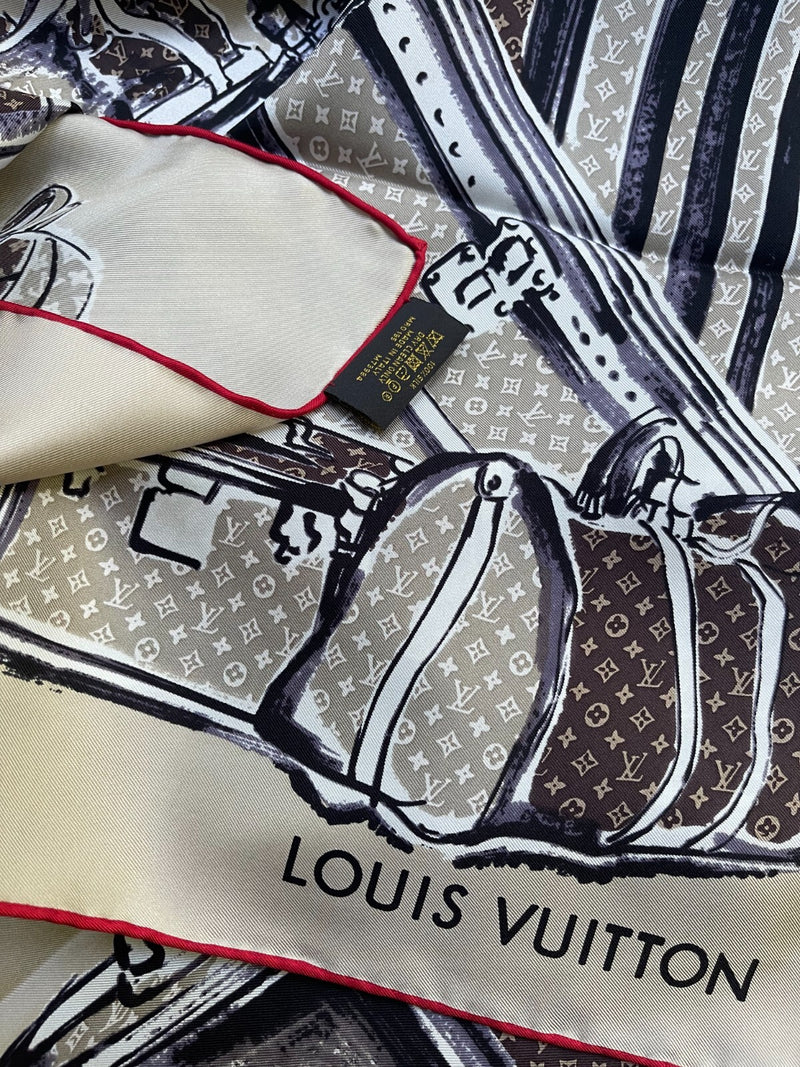 Display #1 New Louis Vuitton Scarf