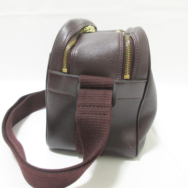 Louis Vuitton Reporter Bag Taiga Leather
