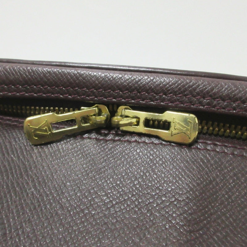 Louis Vuitton Reporter Bag Taiga Leather
