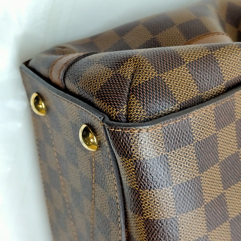 Louis Vuitton Lv Hand Bag Greenwich