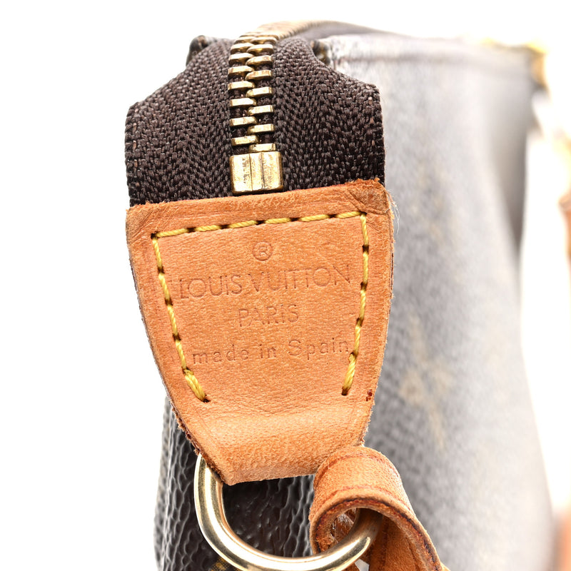 Louis Vuitton Pochette Accessories