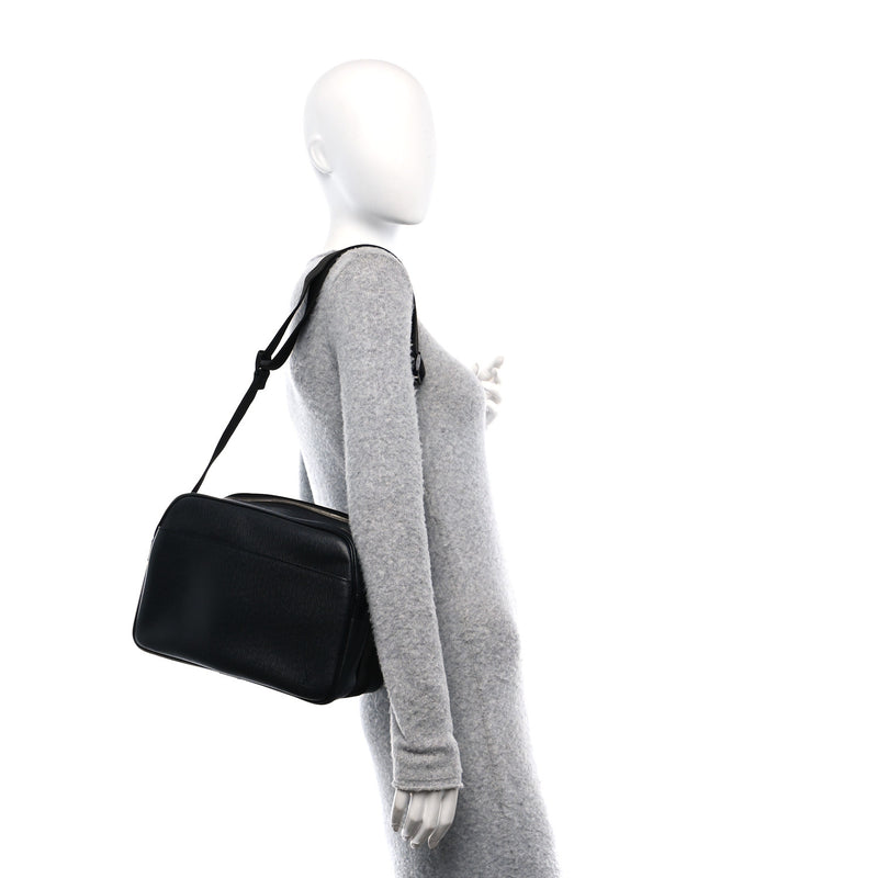 Louis Vuitton Taiga Reporter Messenger