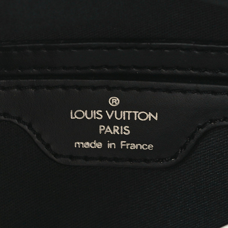 Louis Vuitton Taiga Reporter Messenger