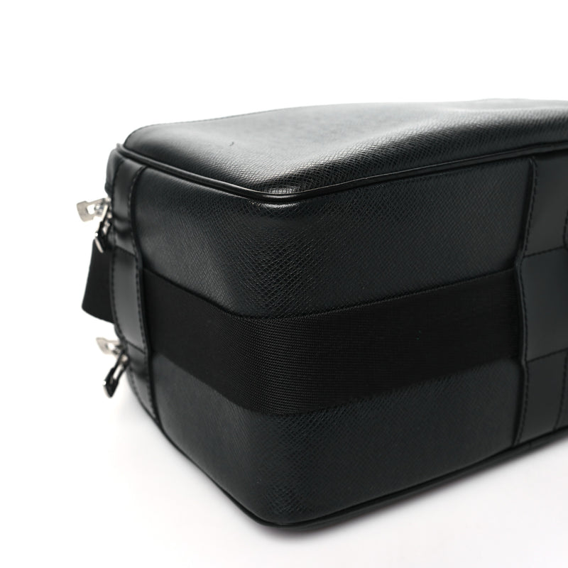Louis Vuitton Taiga Reporter Messenger