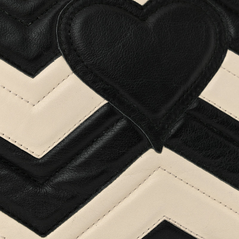 Gucci Calfskin Matelasse Medium Gg