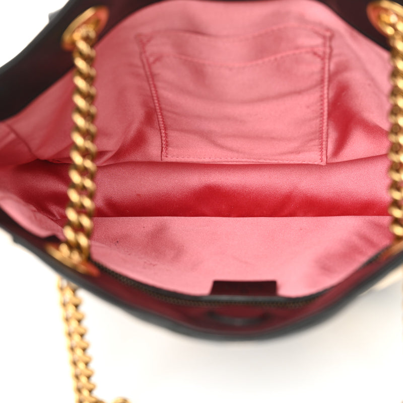 Gucci Calfskin Matelasse Medium Gg