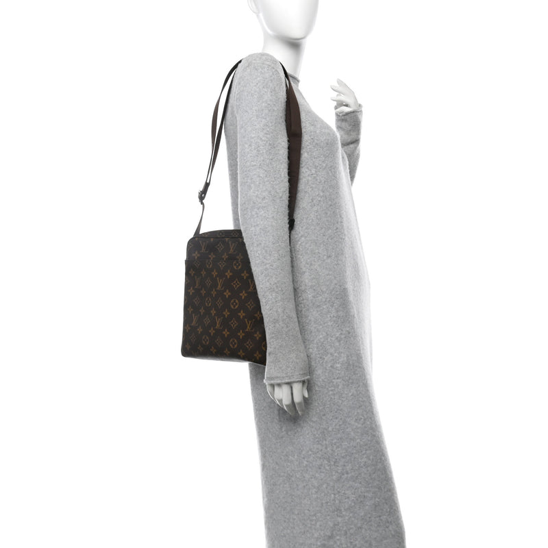 Louis Vuitton Trotteur Beaubourg