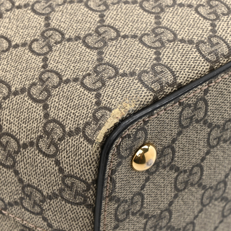 Gucci Gg Supreme Medium Zippered Bucket