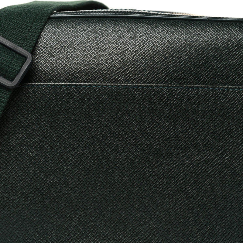 Louis Vuitton Taiga Reporter Messenger