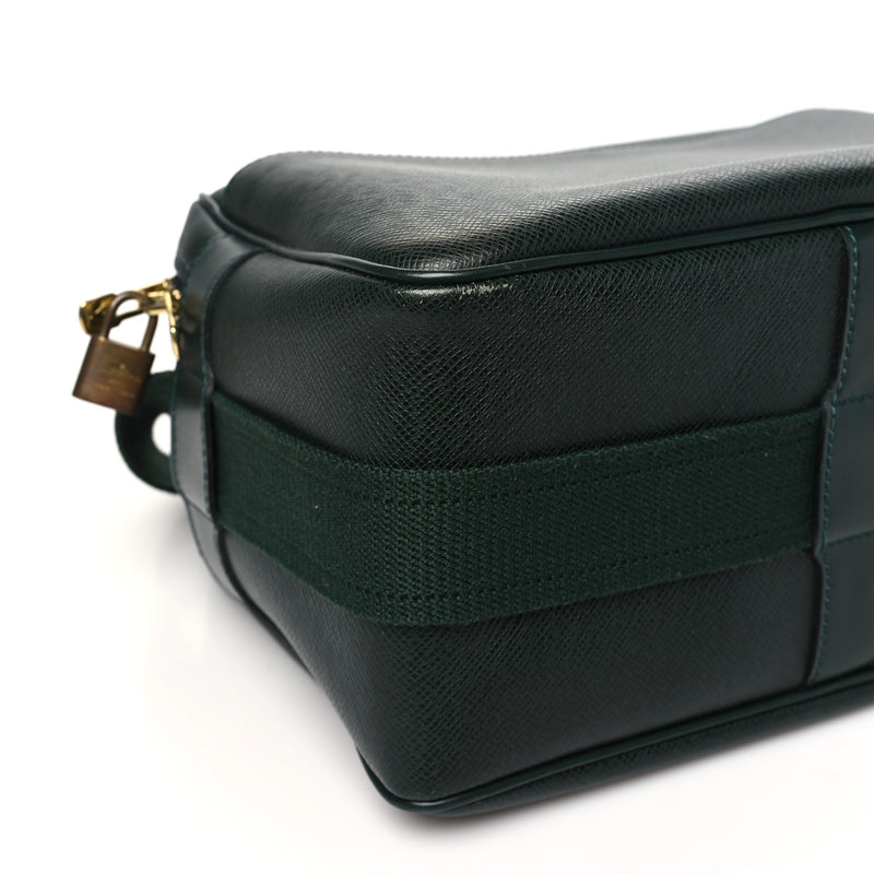 Louis Vuitton Taiga Reporter Messenger