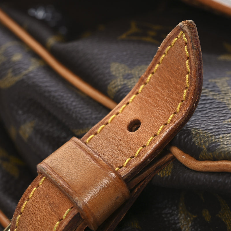 Louis Vuitton Saumur 30