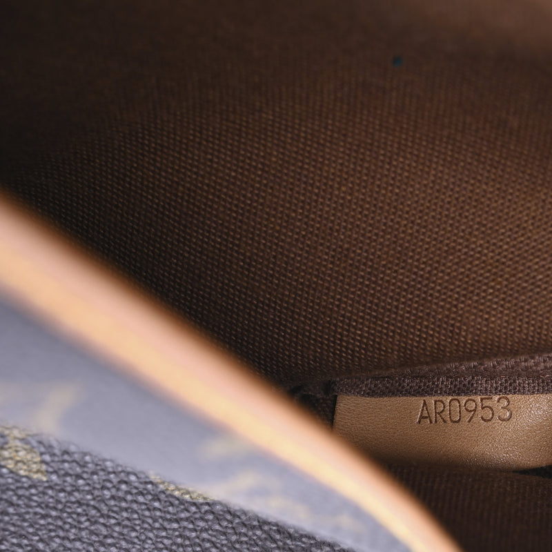 Louis Vuitton Saumur 30