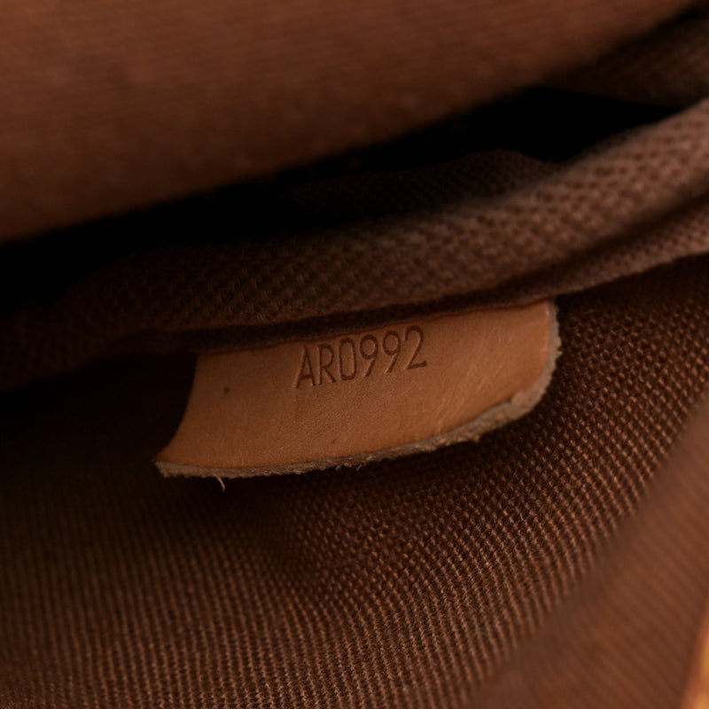 Louis Vuitton Saumur 30