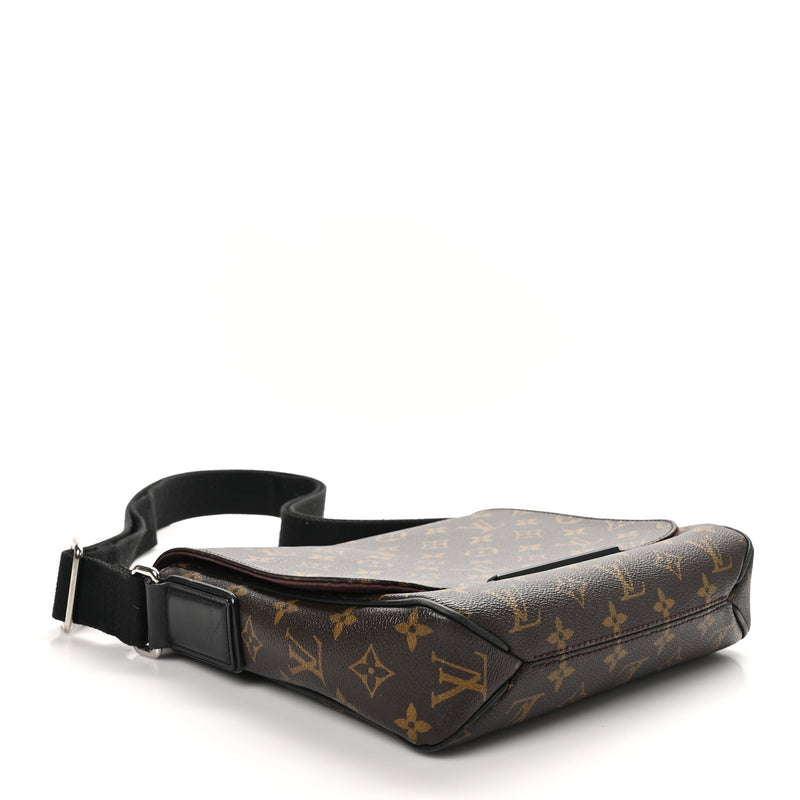 Louis Vuitton Macassar District Pm