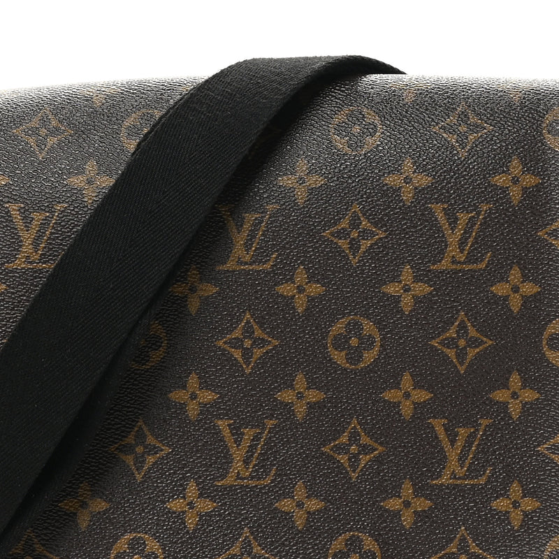 Louis Vuitton Macassar District Pm