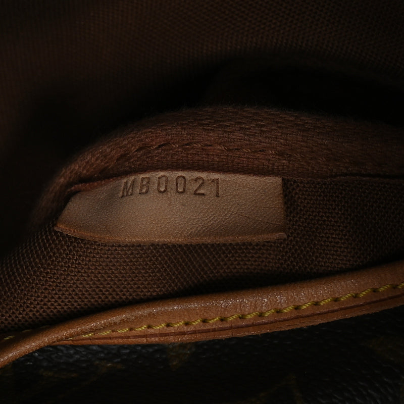 Louis Vuitton Saumur 30