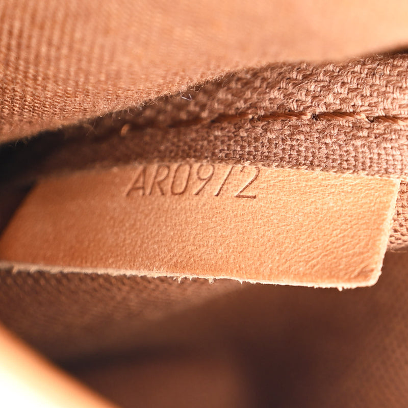 Louis Vuitton Saumur 35