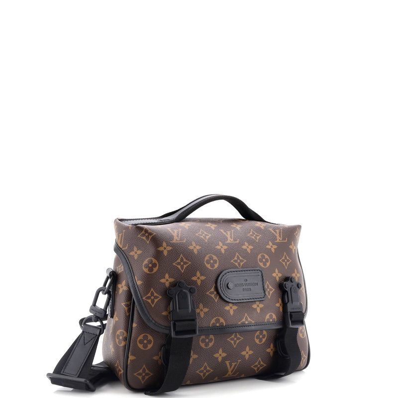Louis Vuitton Lv Trail Messenger Bag