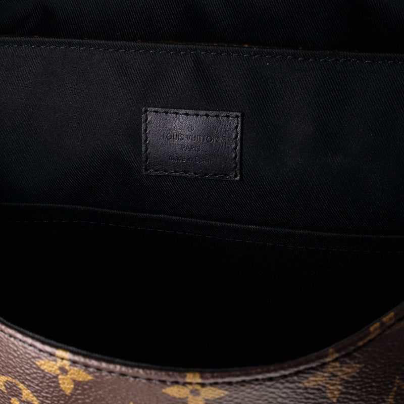 Louis Vuitton Lv Trail Messenger Bag