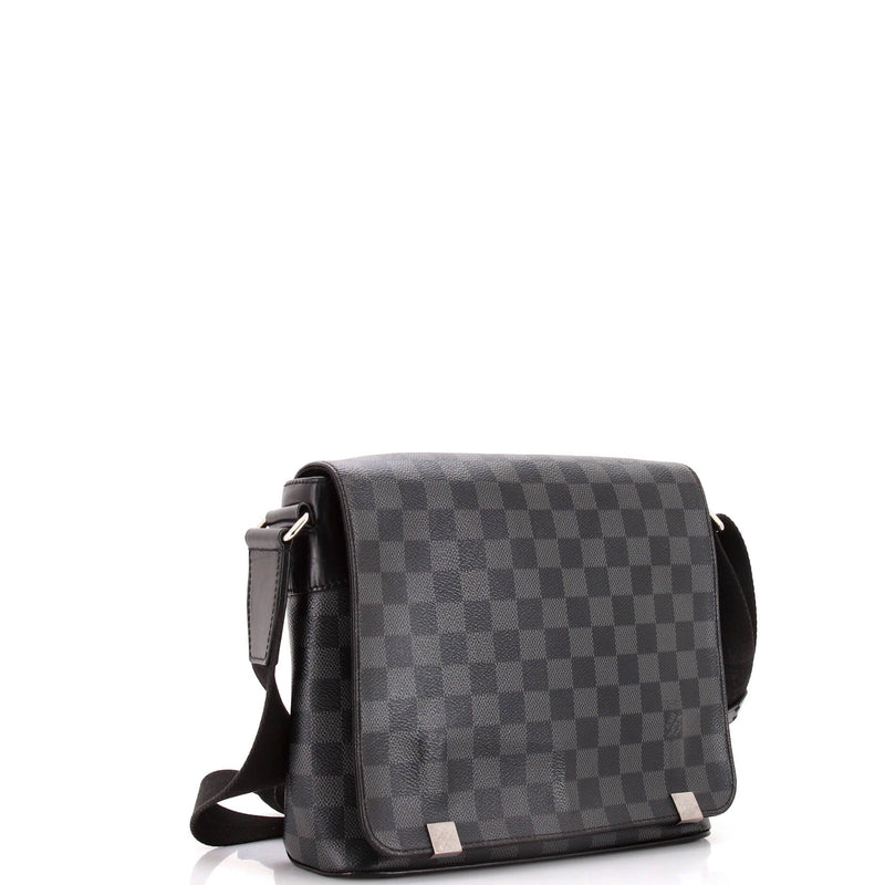 Louis Vuitton District Nm Messenger Bag