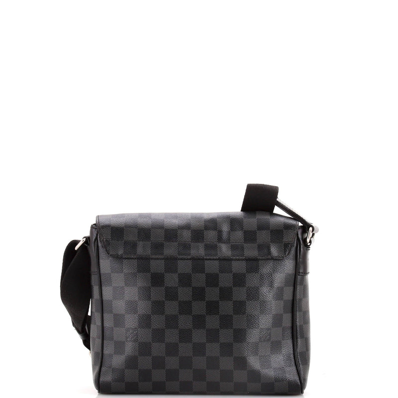Louis Vuitton District Nm Messenger Bag