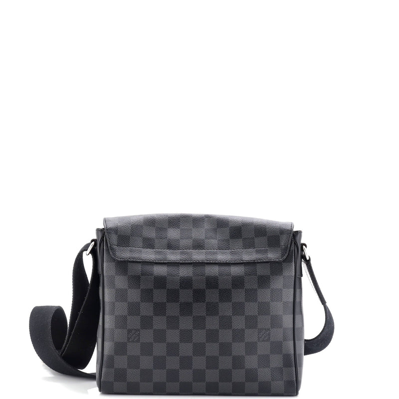 Louis Vuitton District Nm Messenger Bag
