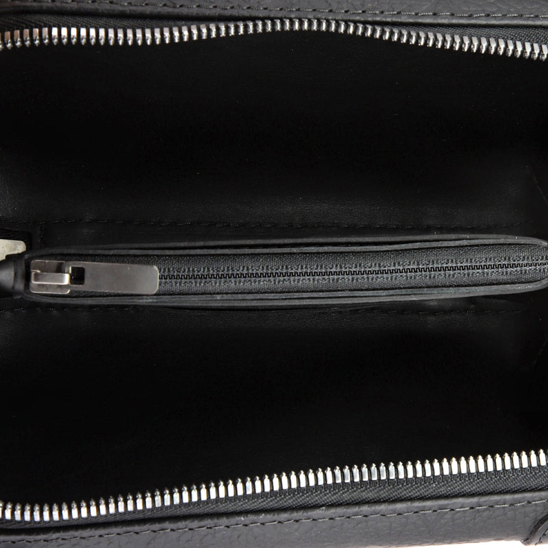 Louis Vuitton Horizon Clutch Taurillon