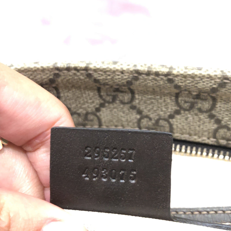 Gucci Flat Messenger Bag Gg Coated