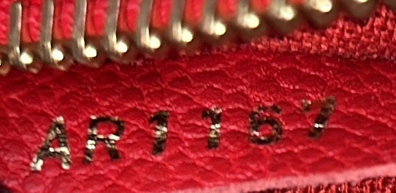 Louis Vuitton Pochette Metis Empreinte
