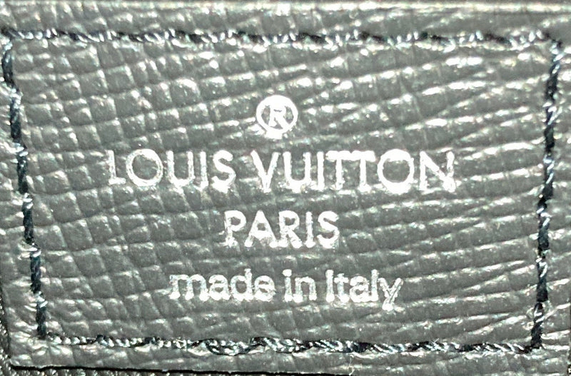 Louis Vuitton Avenue Messenger Taiga
