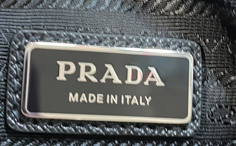 Prada Re-Edition Zip Messenger Bag