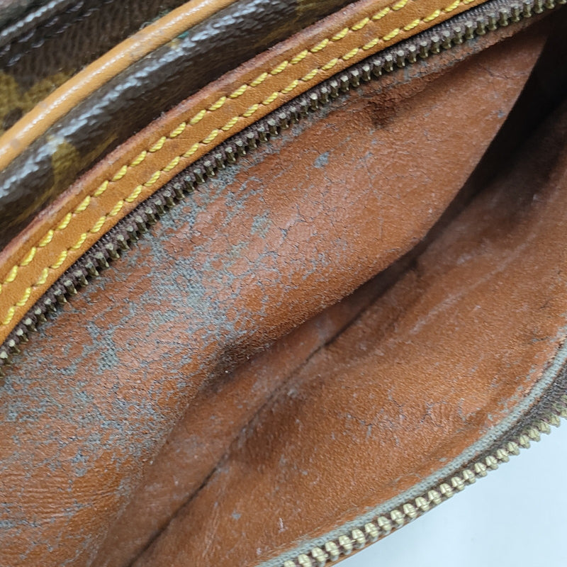 Louis Vuitton Lv Shoulder Bag Saint