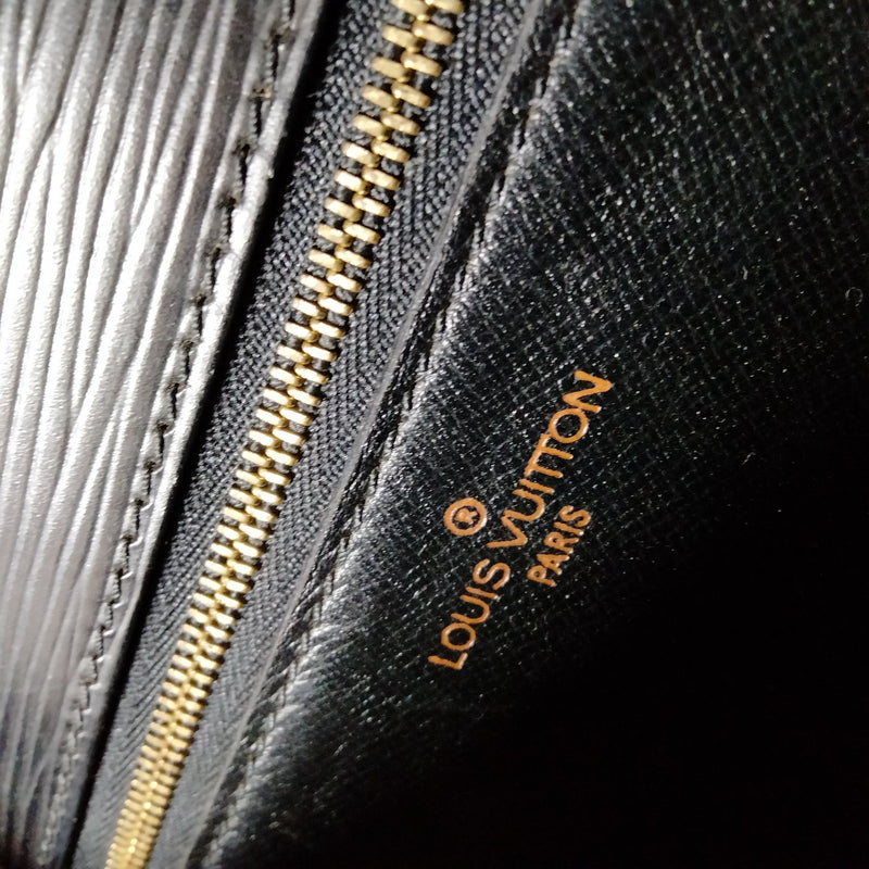 Louis Vuitton Lv Crossbody Bag Saint