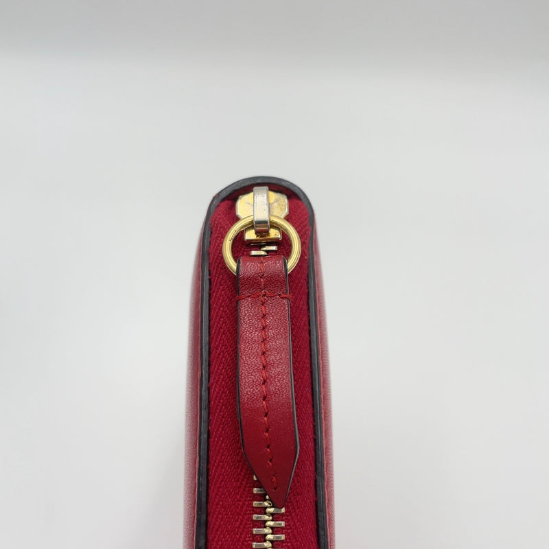 Gucci Gg Leather Round Zip Long
