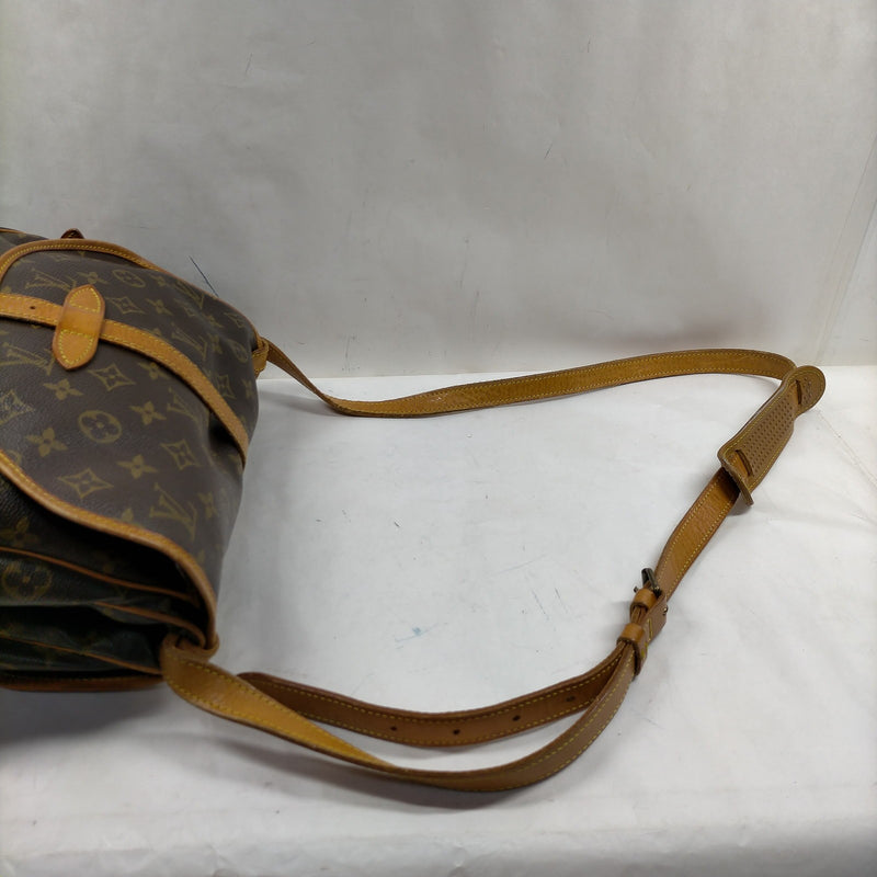 Louis Vuitton Lv Crossbody Bag Saumur 30