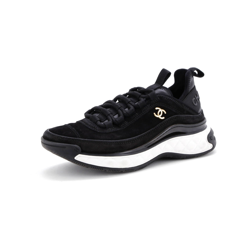 Chanel Women's Cc Cap Toe Logo Sneakers