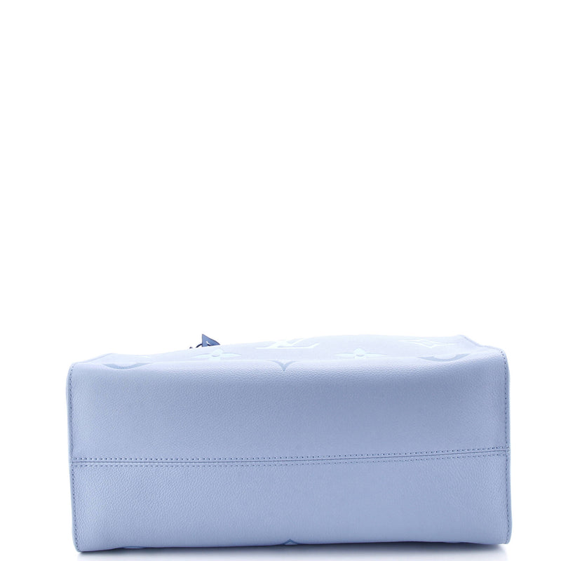 Louis Vuitton Onthego Tote By The Pool