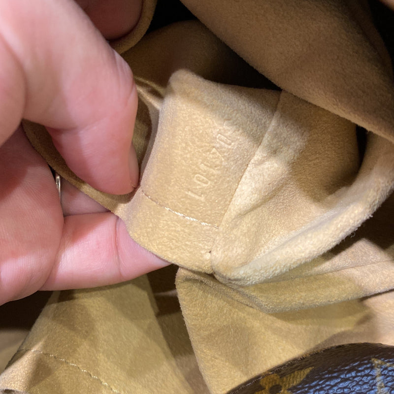 Louis Vuitton Artsy Handbag Canvas Mm