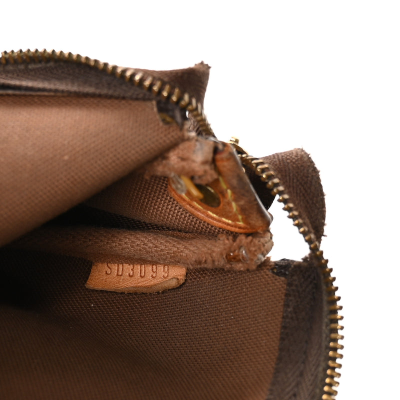 Louis Vuitton Eva Clutch