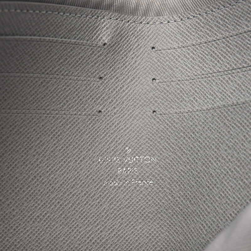 Louis Vuitton Logo Story Gm Pochette