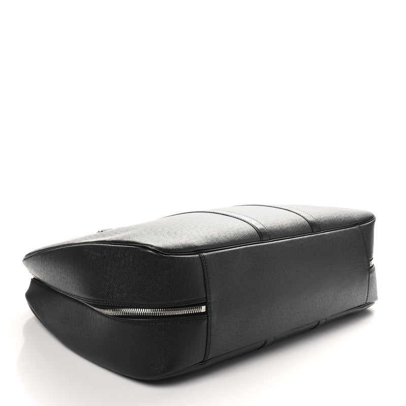 Louis Vuitton Taiga Helanga 1 Poche