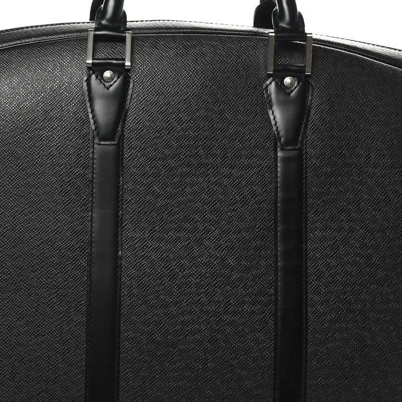 Louis Vuitton Taiga Helanga 1 Poche