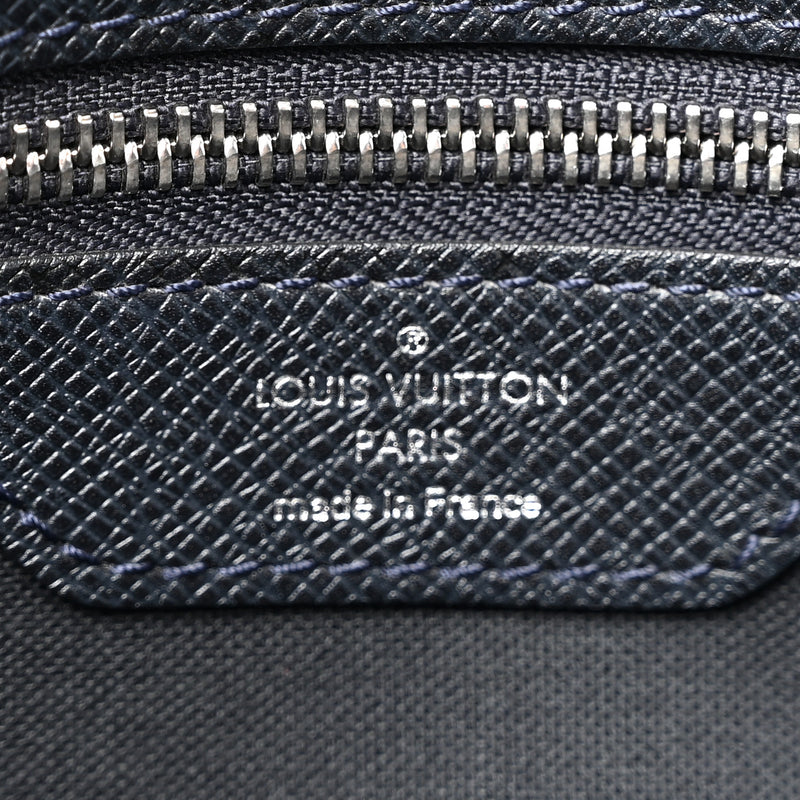 Louis Vuitton Taiga Roman Mm Messenger