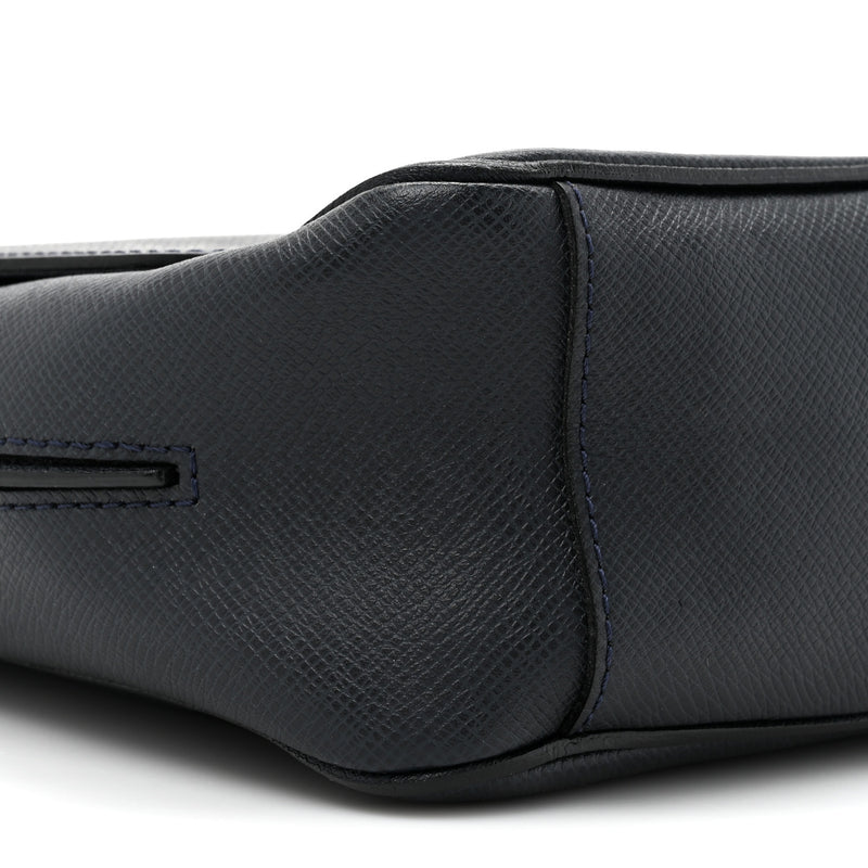Louis Vuitton Taiga Roman Mm Messenger