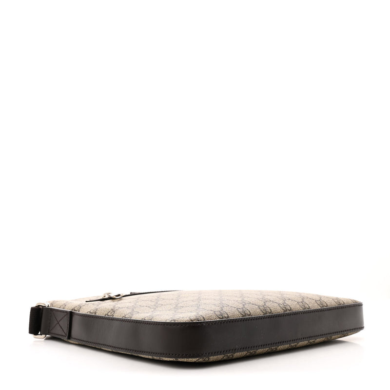 Gucci Gg Supreme Medium Flat Messenger