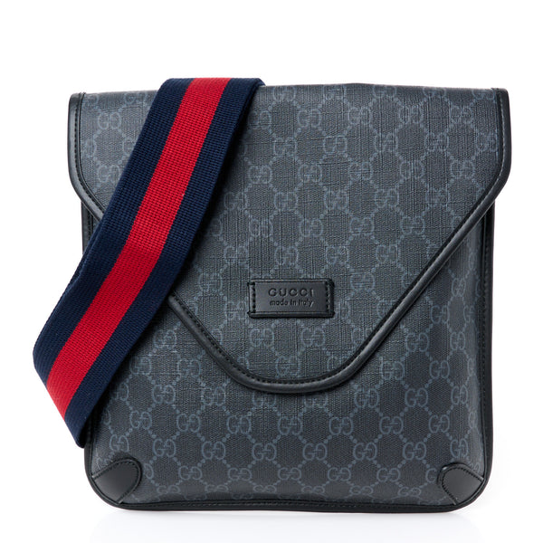 Gucci Gg Supreme Web Medium Messenger