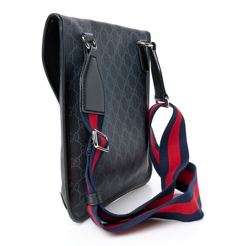 Gucci Gg Supreme Web Medium Messenger